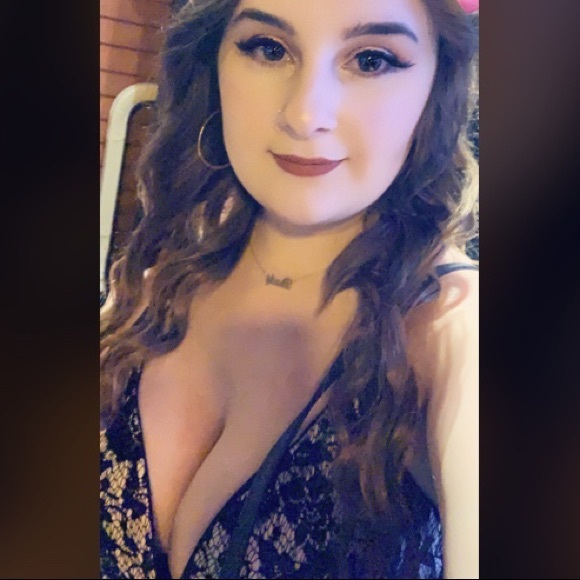 Meet your Posher, Taylor - Picture 1 of 1